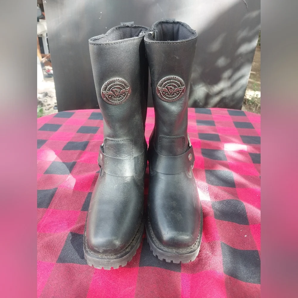 Women's Black Mid-Calf Winter Boots with Embossed Crest